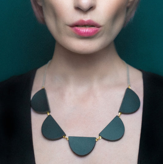 SEMI CIRCLE NECKLACE // 5 section