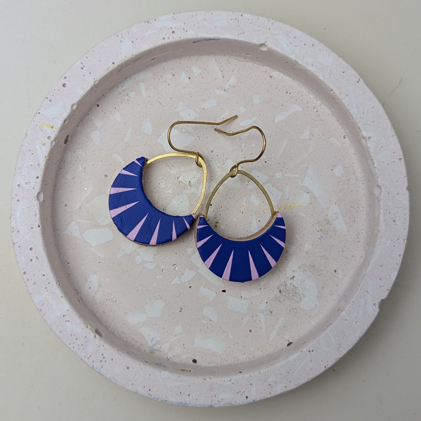 MINI MOON EARRINGS