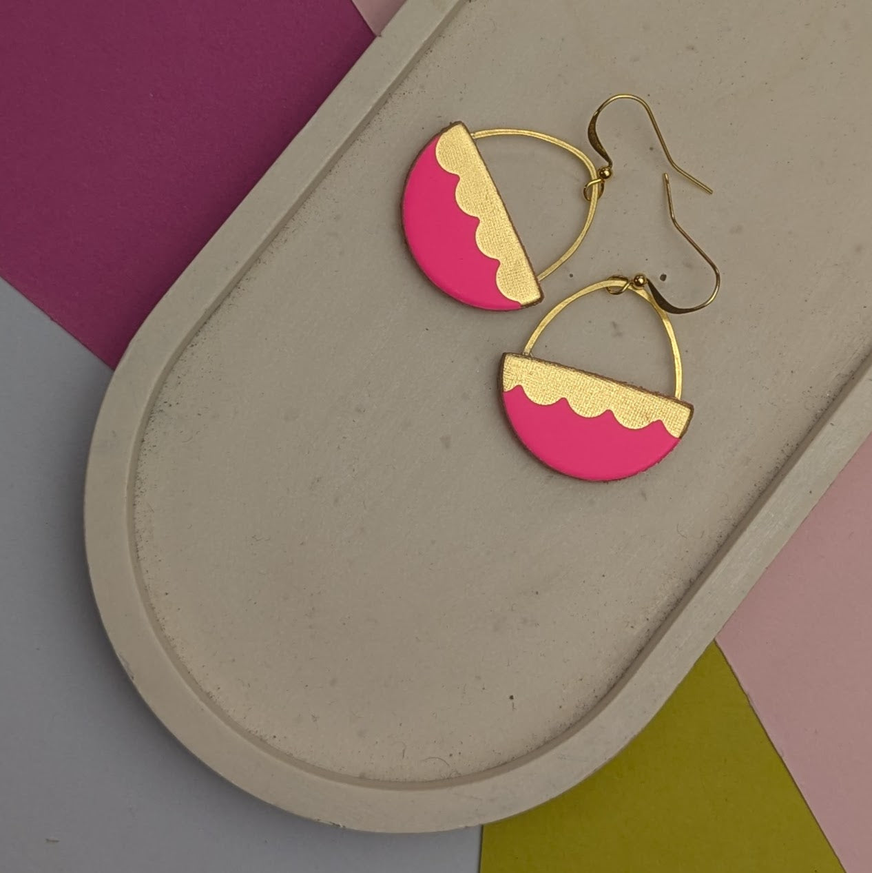 SALE FLUORO PINK AND SCALLOP EARRINGS