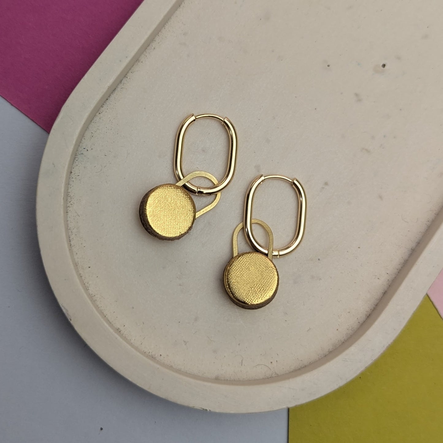 SALE OVAL HOOP CHARM