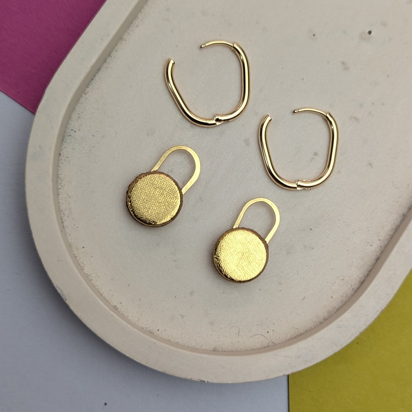 SALE OVAL HOOP CHARM