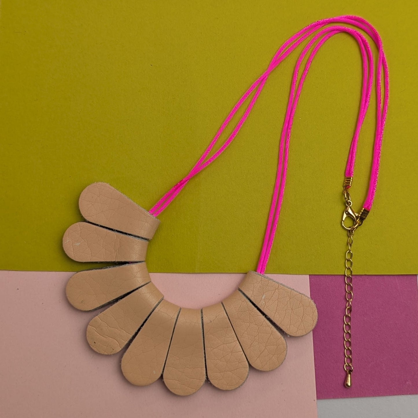 SALE PETAL NECKLACE