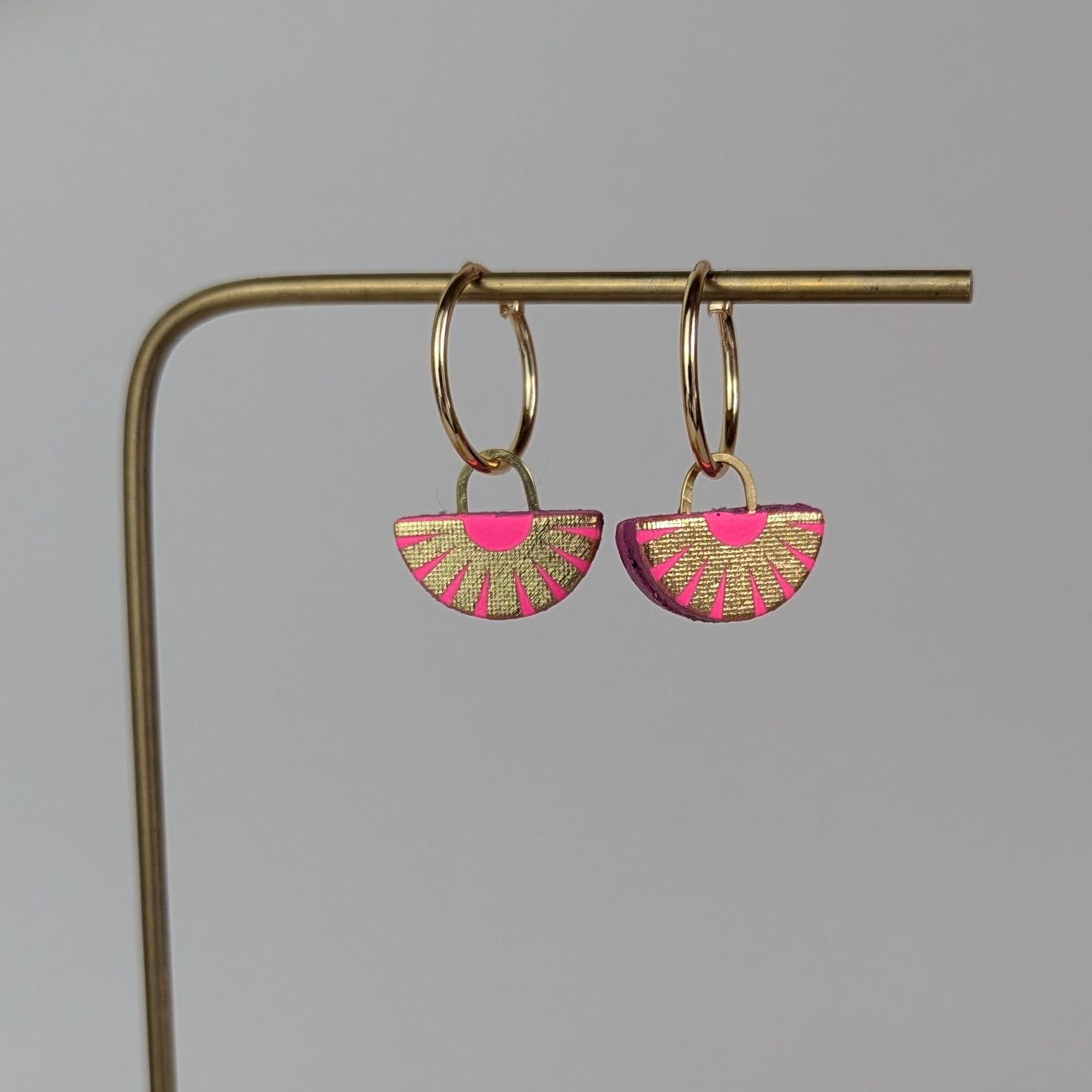 HOOP EARRING WITH CHARM - Semi circle.