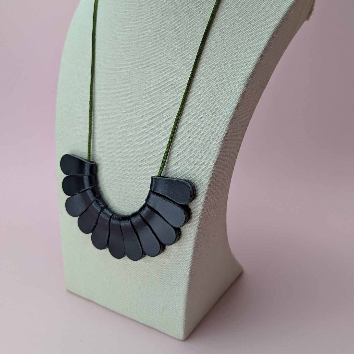 SALE PETAL NECKLACE