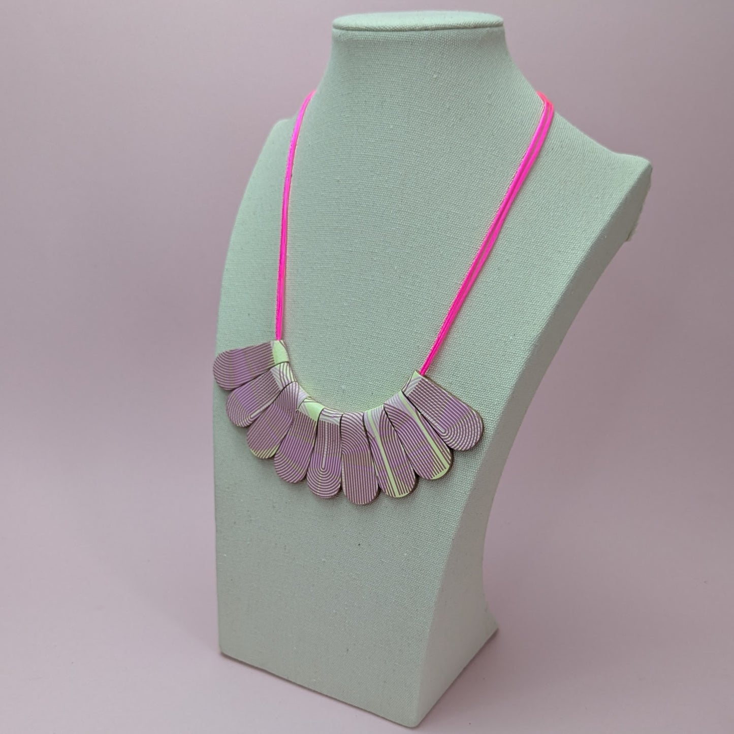 SALE PETAL NECKLACE