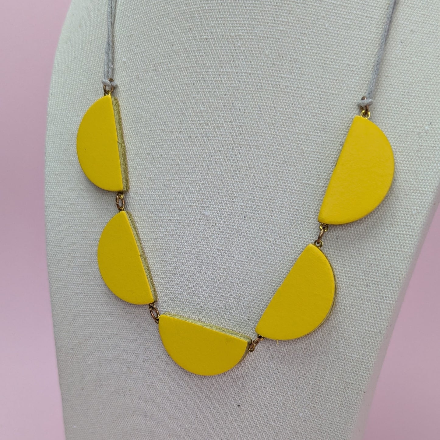 SALE SEMI CIRCLE NECKLACE