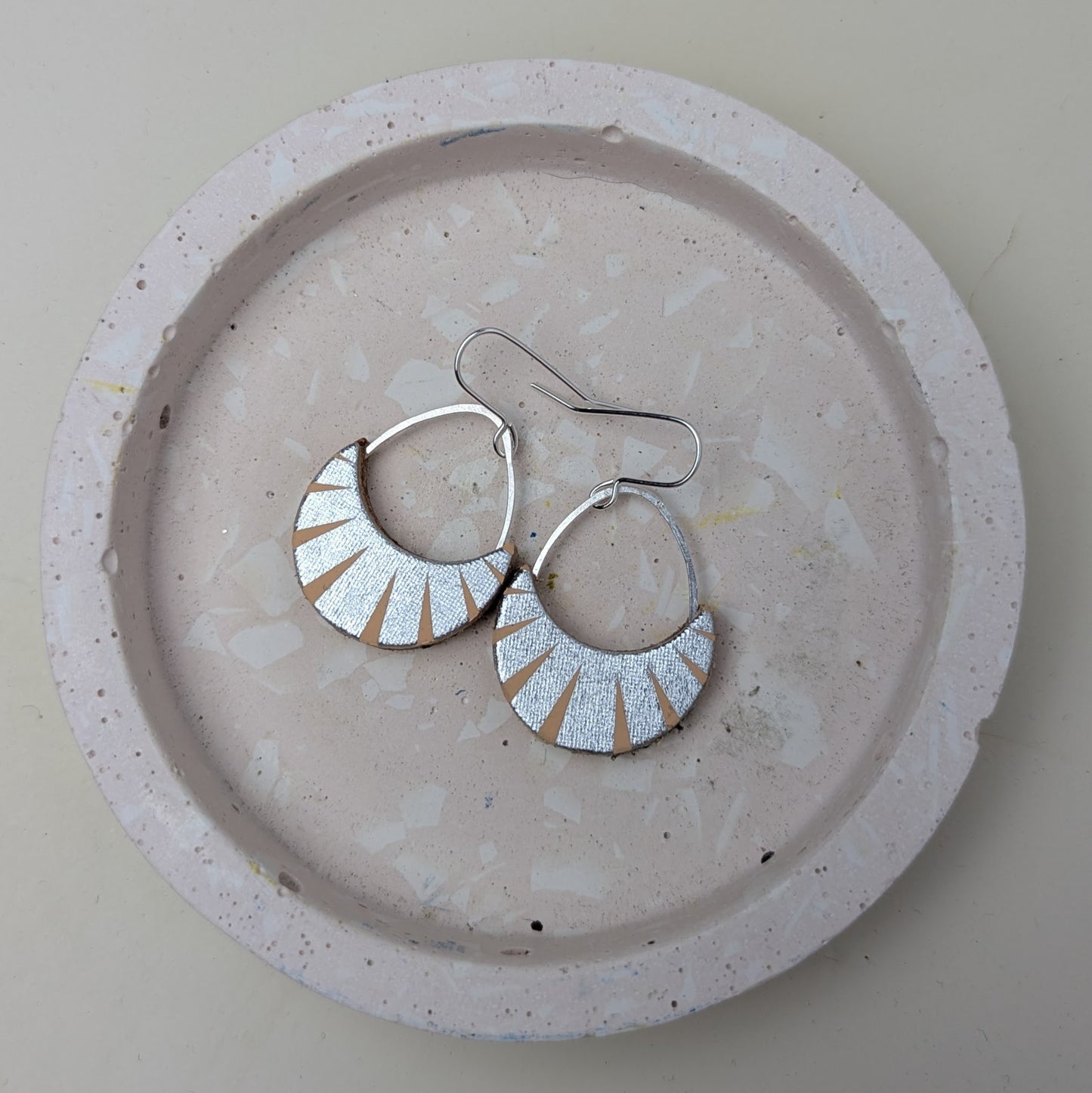 MINI MOON EARRINGS