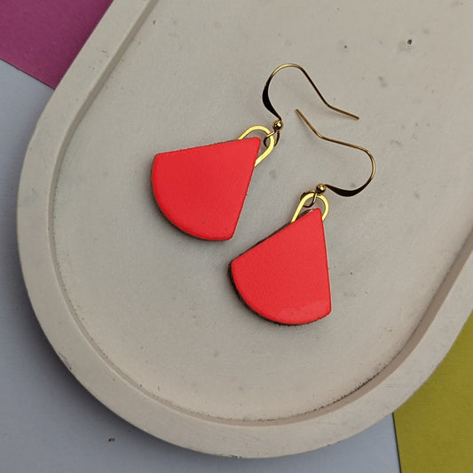SALE DROP TRIANGLE EARRINGS.