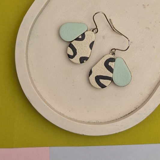 SALE SCALLOP EARRING