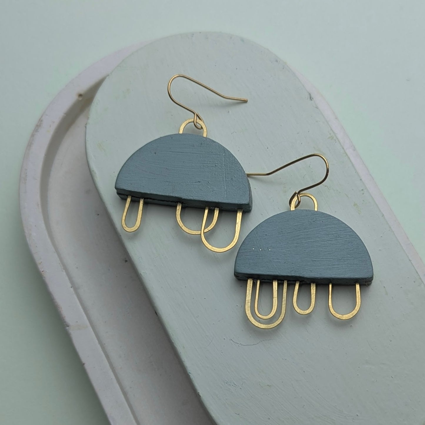 SAMPLE//Loop earrings.