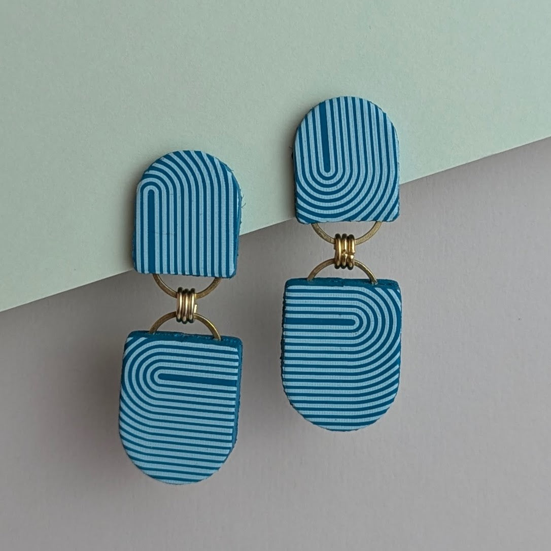 DOUBLE-DECKER LINEAR STUDS