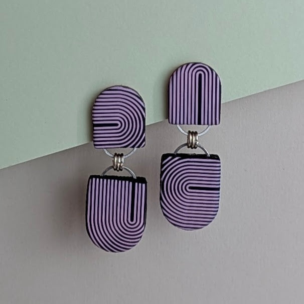 DOUBLE-DECKER LINEAR STUDS