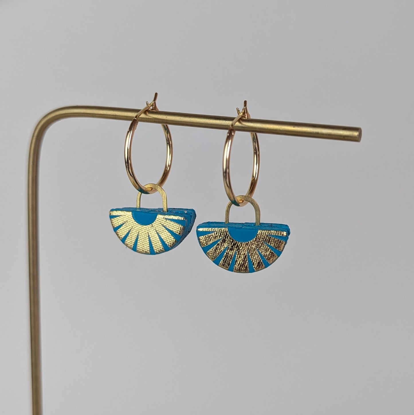 HOOP EARRING WITH CHARM - Semi circle.