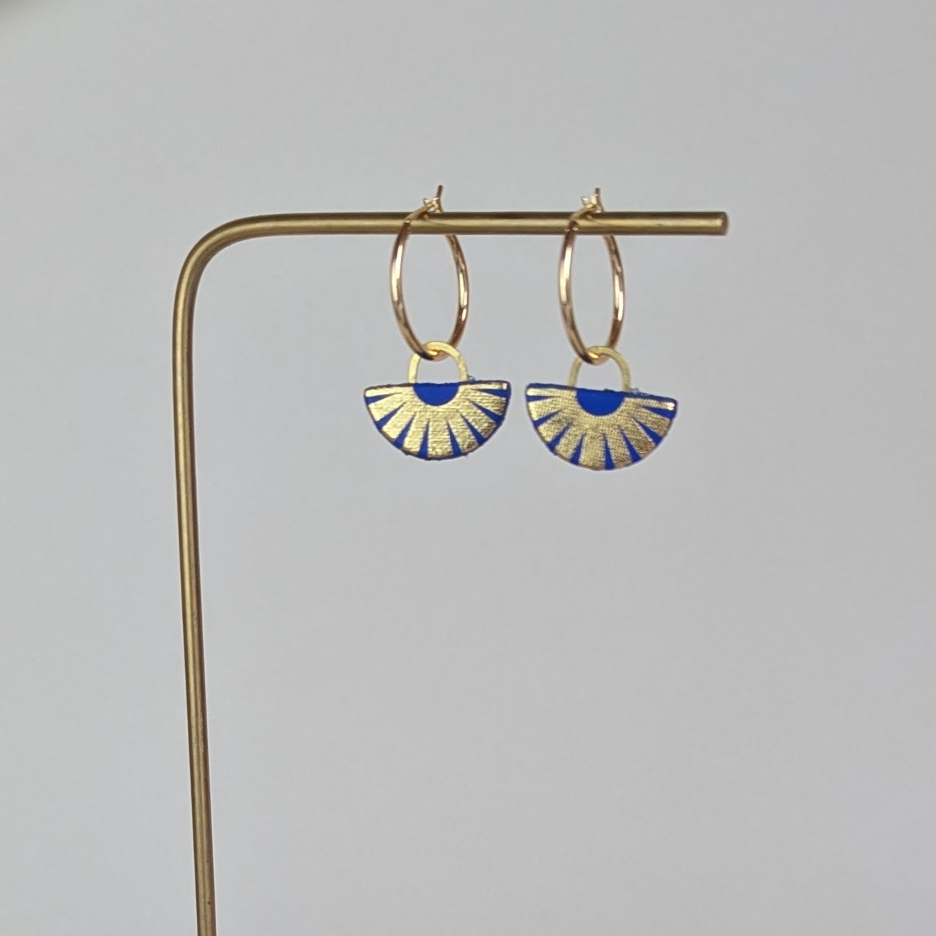 HOOP EARRING WITH CHARM - Semi circle.