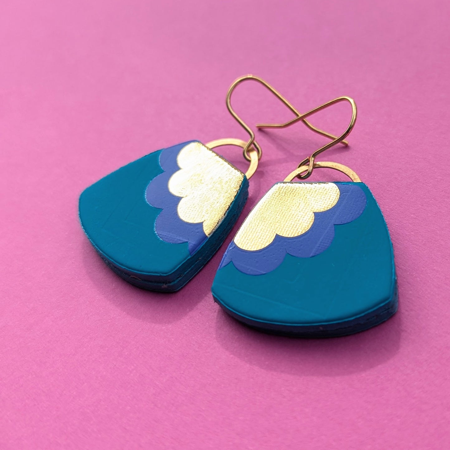 SCALLOP EARRINGS