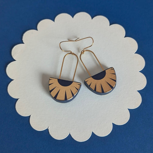 SALE//Drop fan earrings.